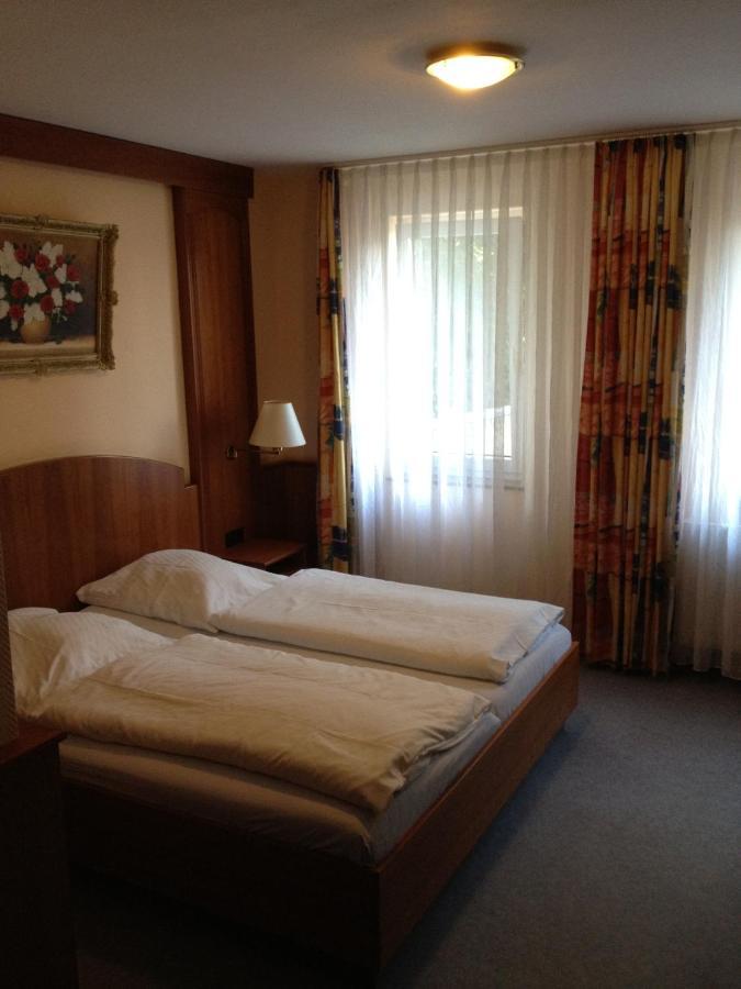 Hotel Restaurant Blumenhof Baesweiler Exteriör bild
